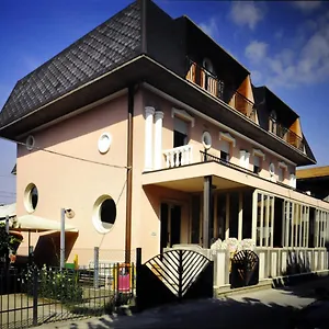 https://hotel-cesari.emilia-romagnahotels.net