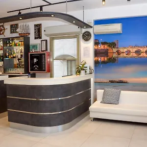 https://hotel-arena.emilia-romagnahotels.net